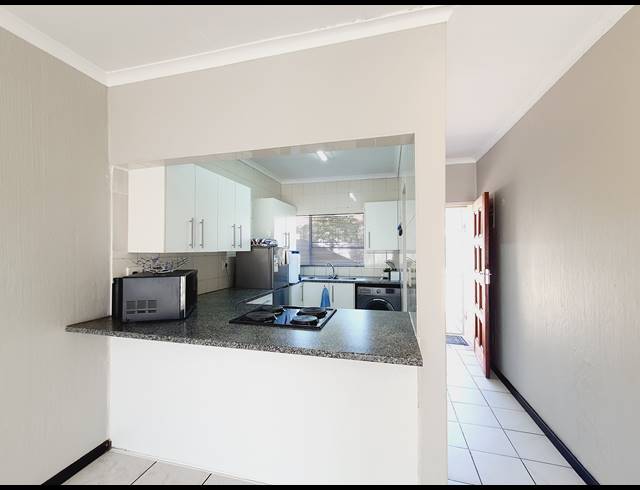 2 BEDROOM APARTMENT FOR SALE IN VORNA VALLEY